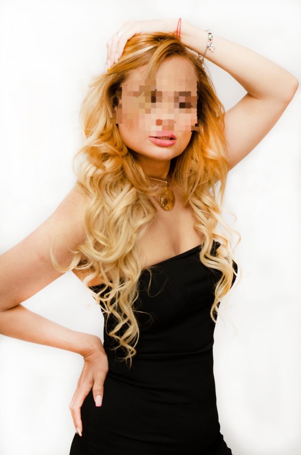 Lara implicada y encantadora en Benidorm