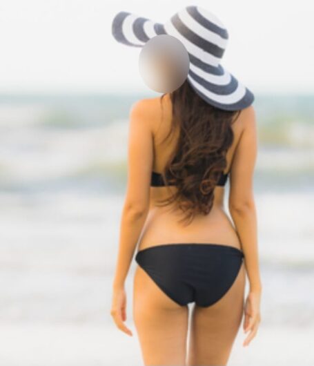 Sonia atenta y divertida en Benidorm