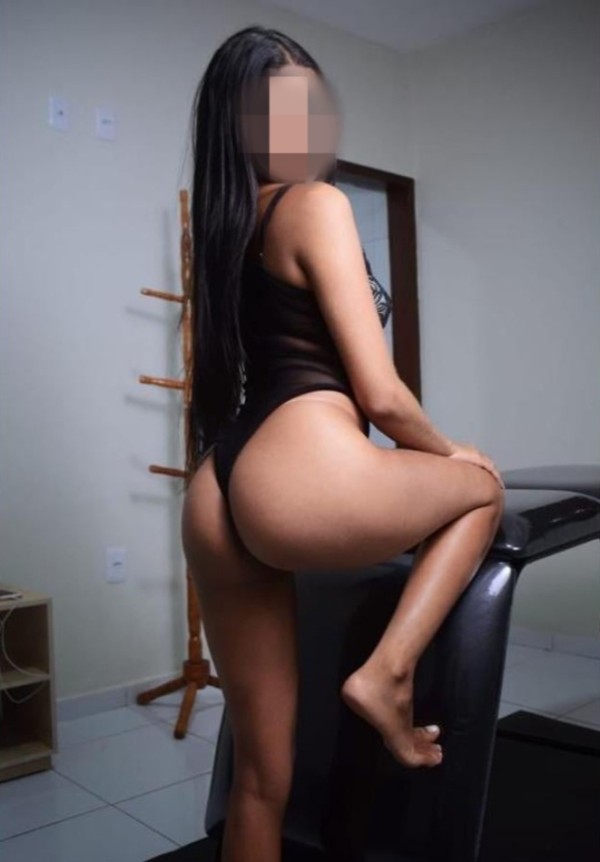 Alexandra tu acompañante ideal en Alcoy