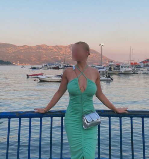 Marina rubia impresionante en Torre del Mar